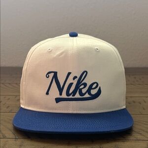 Nike Sportswear- Los Angeles Sports Specialty
Pro Hat